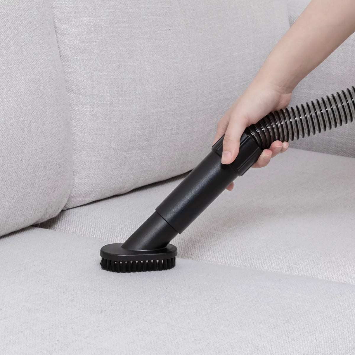 Bagless Upright Vacuum Cleaner N956065