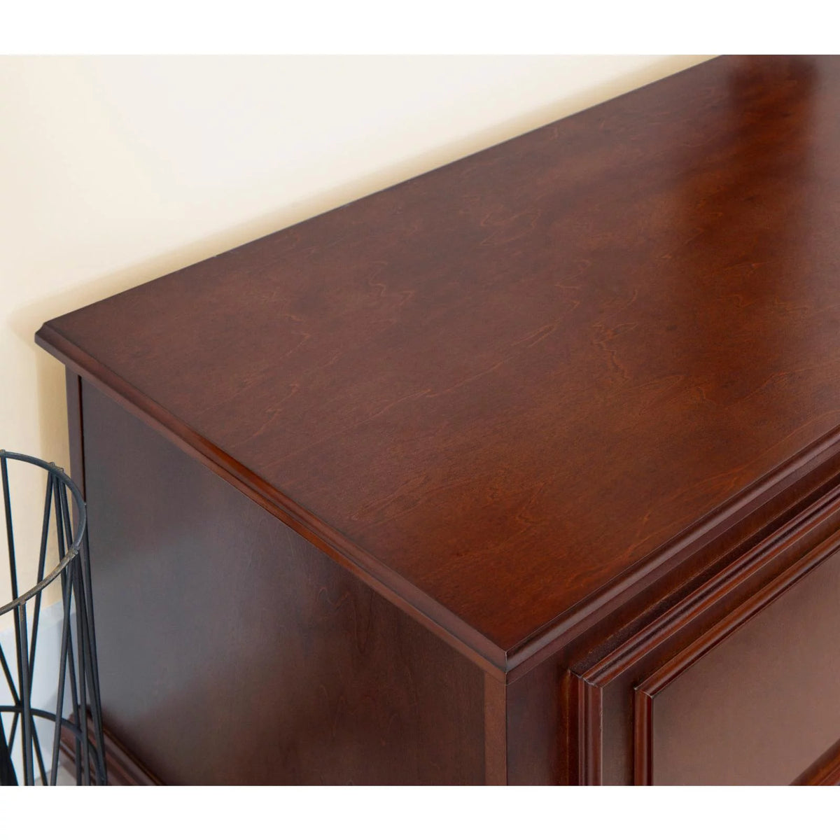 Traditional Cedar Storage Chest, Rich Cherry Finish V80481